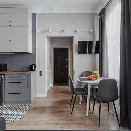 City Centre Silver Apartment Odesa Exterior photo